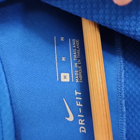 Nike Quarter Zip with Thumb Holes - Picture 5 of 6